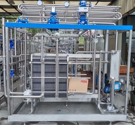 500L Small Pasteurizer Machine With PLC CIP For Milk / Yogurt / Fruit Juice Processing Line SUS304/316